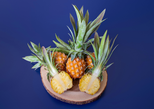 Baby Pineapple - exotic fruit boxes