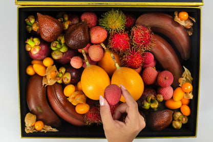 Easy Peeler Selection Exotic Fruit Box Open W/hand