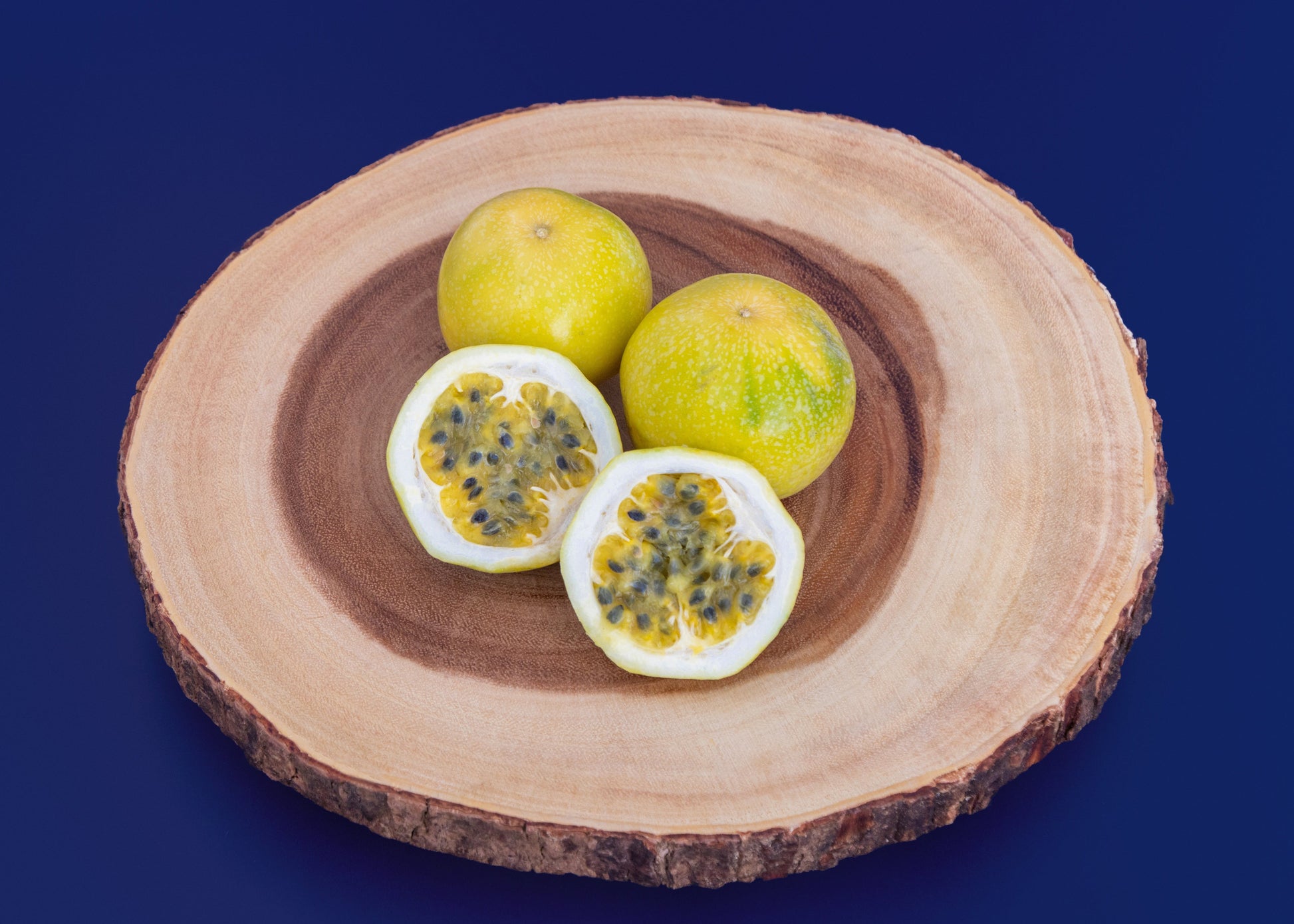 Vietnamese_Yellow_Passion_Fruits